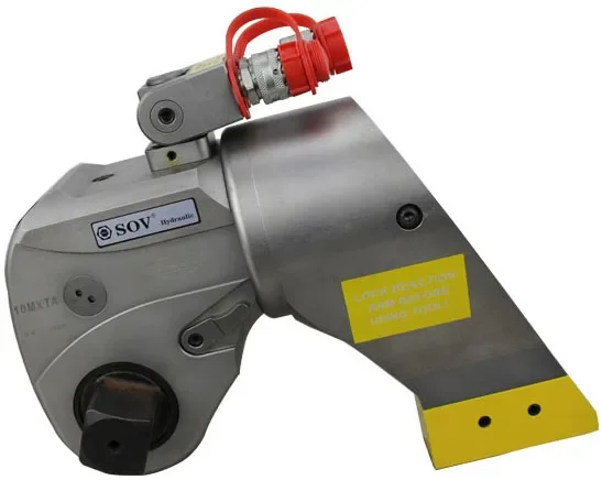 Equipped with electric hydraulic pump using torque  square drive hydraulic torque wrench  with socket for removing nut