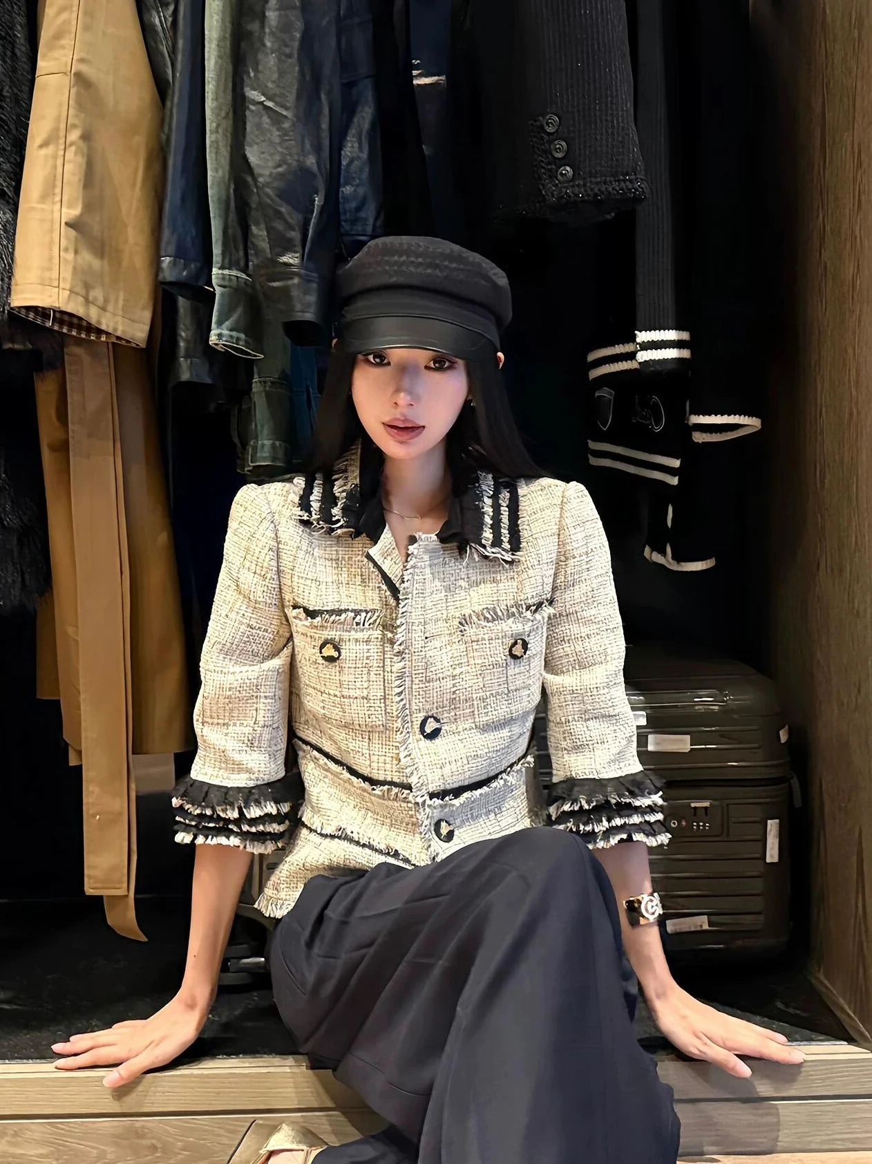 Ele Ultra-Attractiv…