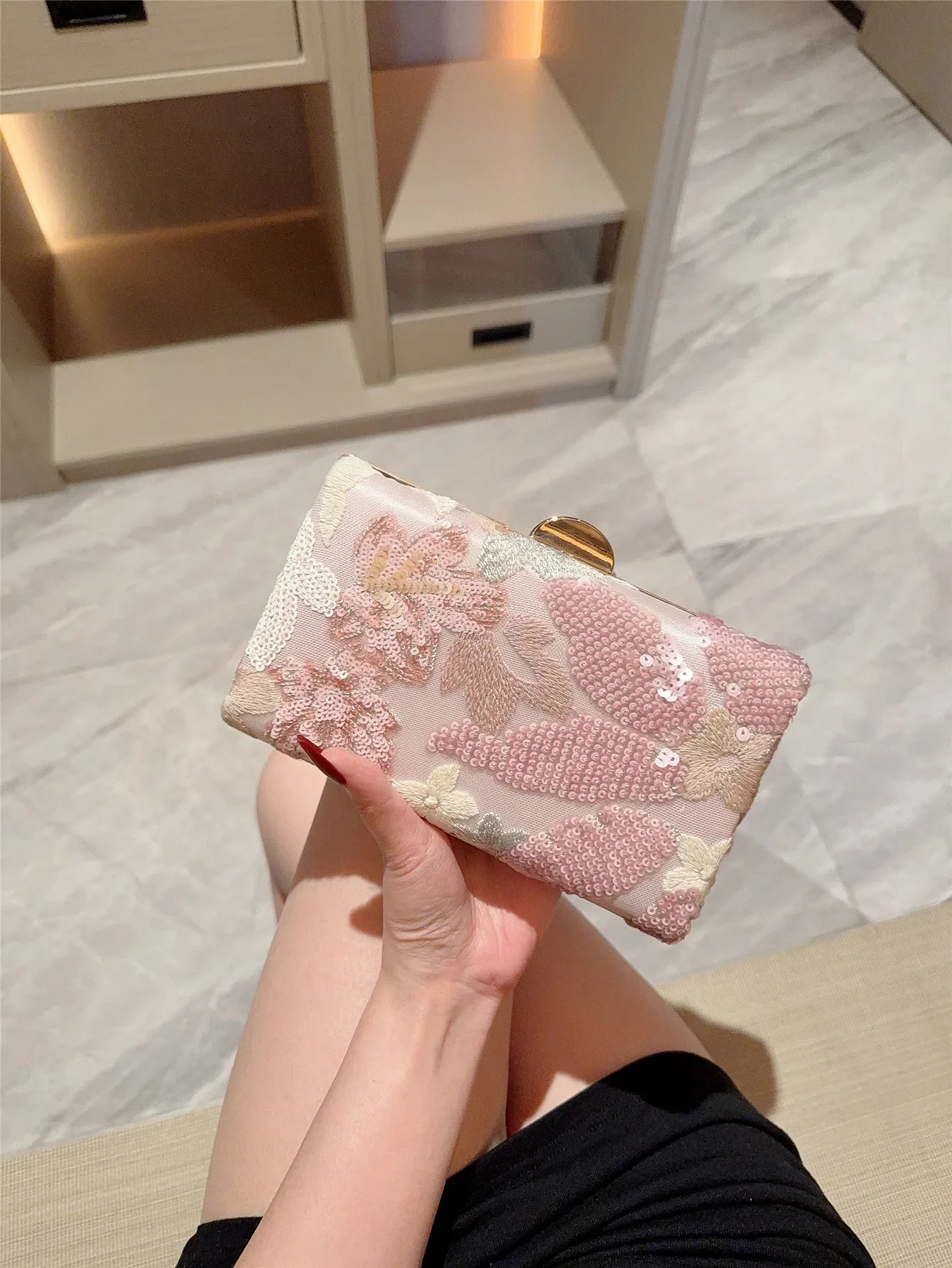 

New Cross-Border Sequin Embroidery Flower Chain Clutch Bag Chain Bag Spring and Summer Fashion Trendy Women's Bag Crossbody Bag