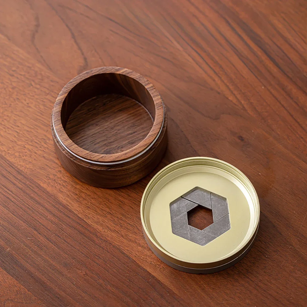 Premium Walnut Alloy Ashtray Creative Rotating Design Delicate Smoking Accessories Exquisite Desk Decor Unique Present for Male
