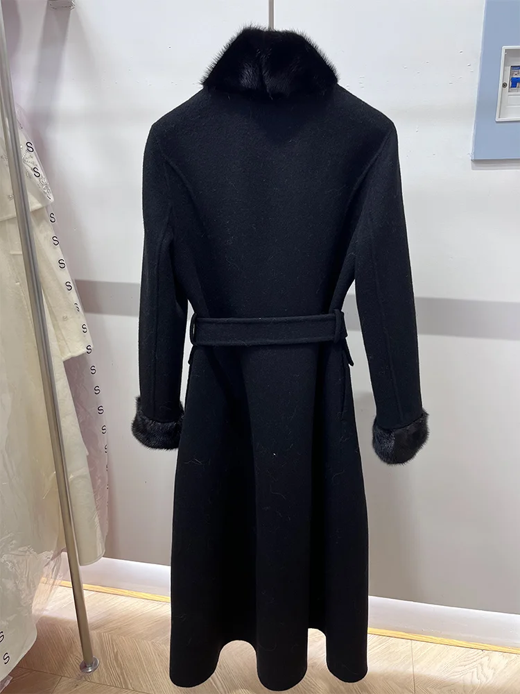 سترة الشتاء النساء الطبيعية فرو المنك طوق الأصفاد اللؤلؤ زهرة الكشمير الصوف الصوفية السيدات ملابس خارجية الشارع الشهير معطف الفرو الحقيقي
