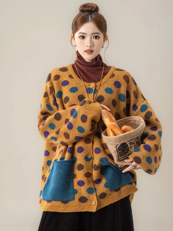 เสื้อคาร์ดิแกนไหมพรมถักลายจุดสีเหลืองสไตล์ญี่ปุ่นย้อนยุคทรงหลวมสบายๆ สำหรับผู้หญิง รุ่นใหม่ประจำฤดูใบไม้ร่วง