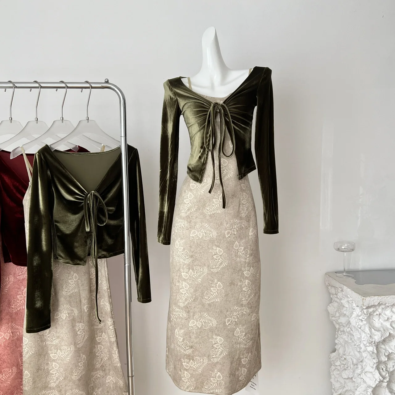 

Autumn Winter Velvet Tie - Up Outer Shirt + Camisole Dress Two - Piece Set for Women (Green/Pink)