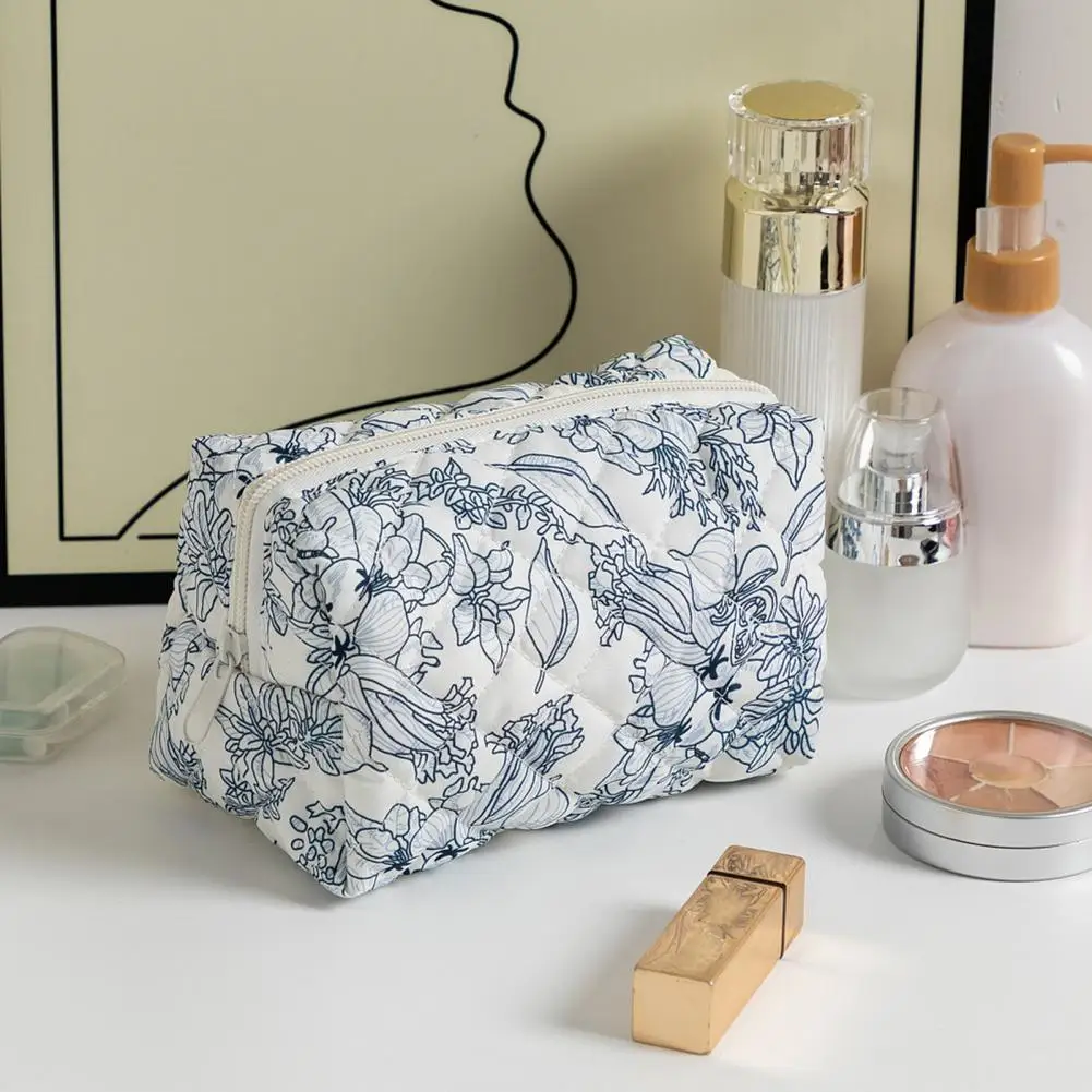 Travel Makeup Bag Floral Print Cosmetic Bag with Zipper Closure for Business Trip Travel Toiletry Capacity Makeup for Skincare