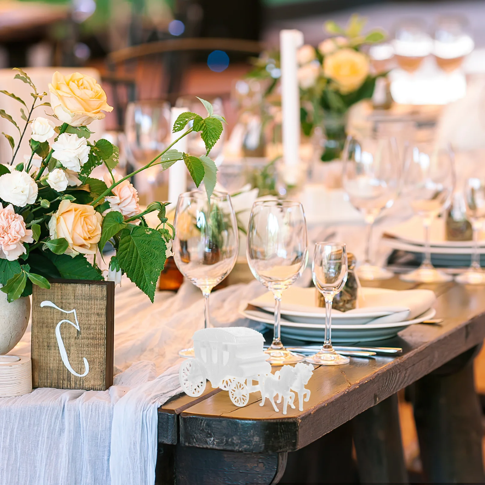 

Mini Carriage Candy Box White Elegant Decorative Candy Favor Box for Wedding Bridal Shower Baby Shower Sweet Treat Holder