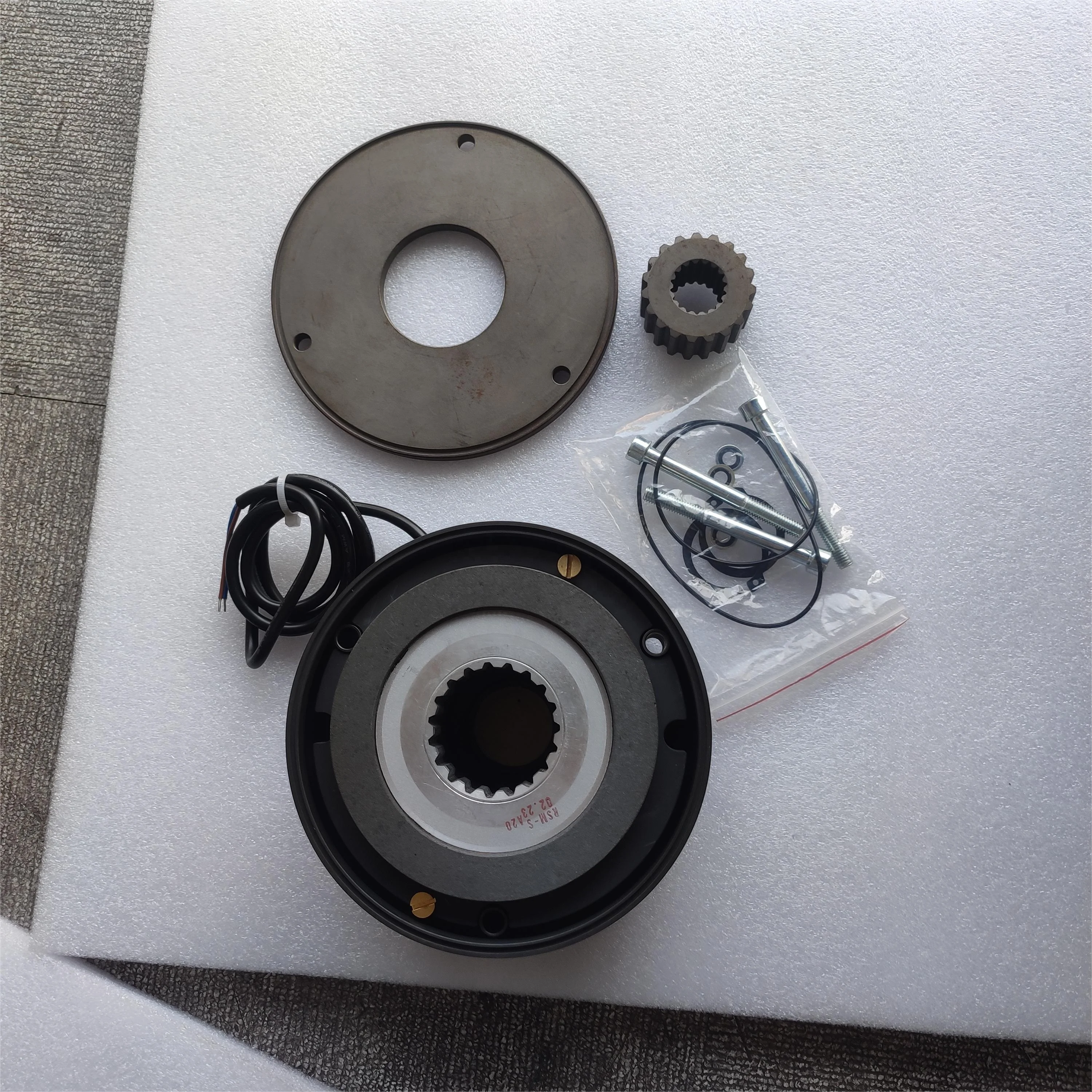 

KONECRANES Wire Rope Hoist Brake Parts Gear Core Components 52330289 NM39340NR2 IP55 Protection 180V 69W 6 Months Warranty