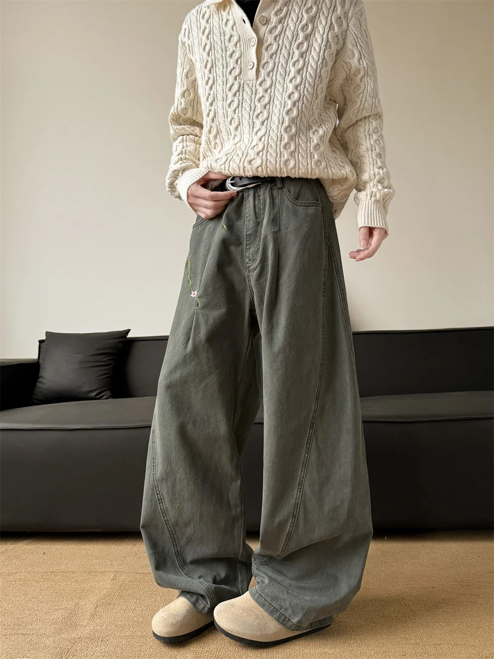 

Retro American Military Green Floral Embroidery Jeans Men's Loose Straight Leg Wide Leg Knife Pants Casual Long Pants