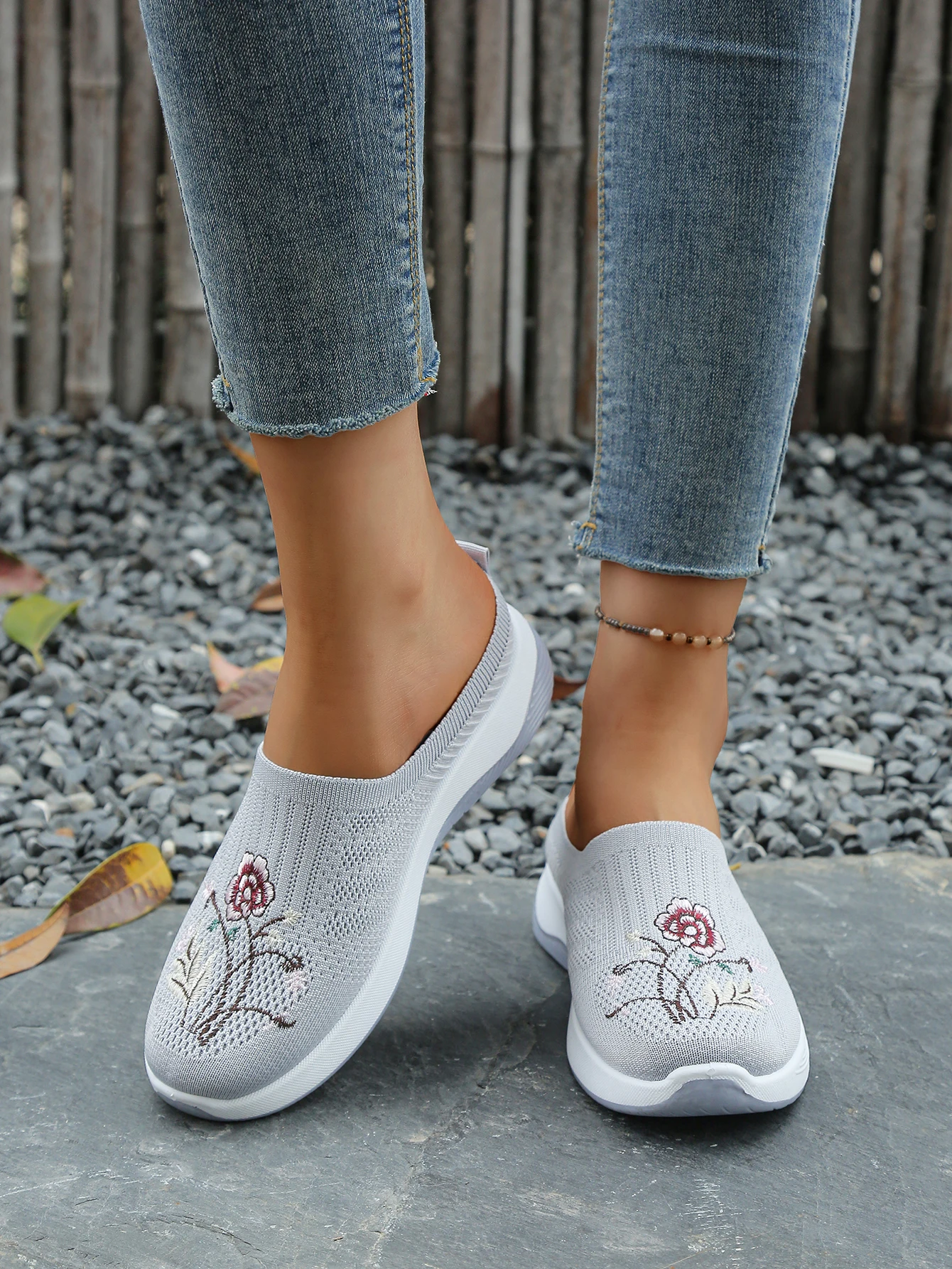 Große Größen Damen Rückenfreie Plateau-Sneaker mit Blumenstickerei, Mesh-Slipper, rutschfeste, bequeme Freizeit-Slipper für Senioren zum Gehen – Detail 12