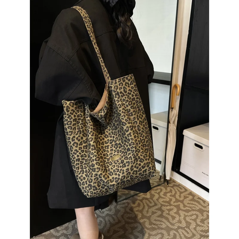 

Autumn Popular New Niche Vintage Leopard Print Fashion Shoulder Bag Large Capacity Student All-Match Commute Plaid Portable