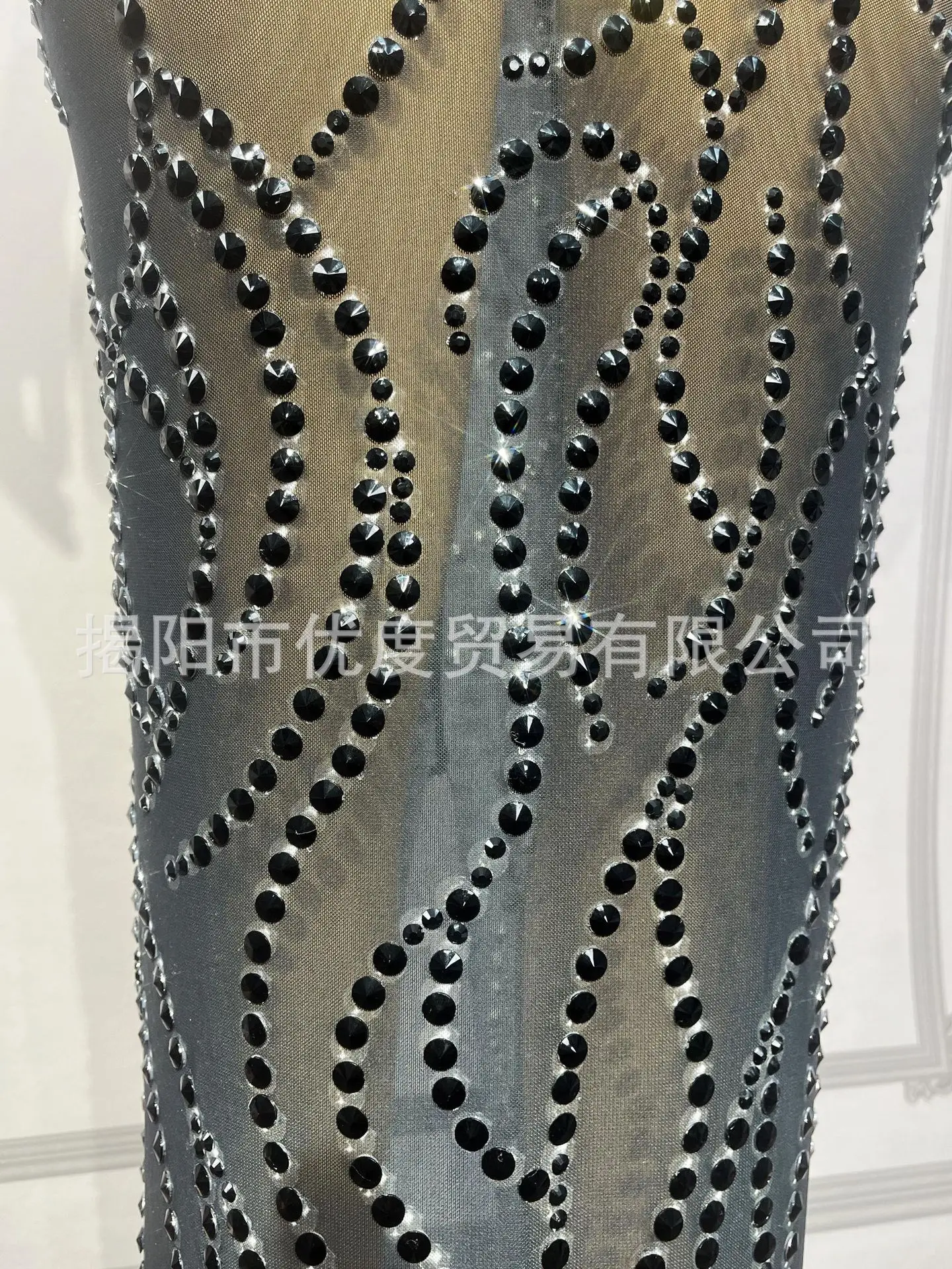 أنبوب أعلى الخصر أسود لامع حجر الراين تمتد فستان بكتافة عيد ميلاد زائدة فستان الخفافيش الجناح vestidos festas eدثونز جميلة على الإطلاق