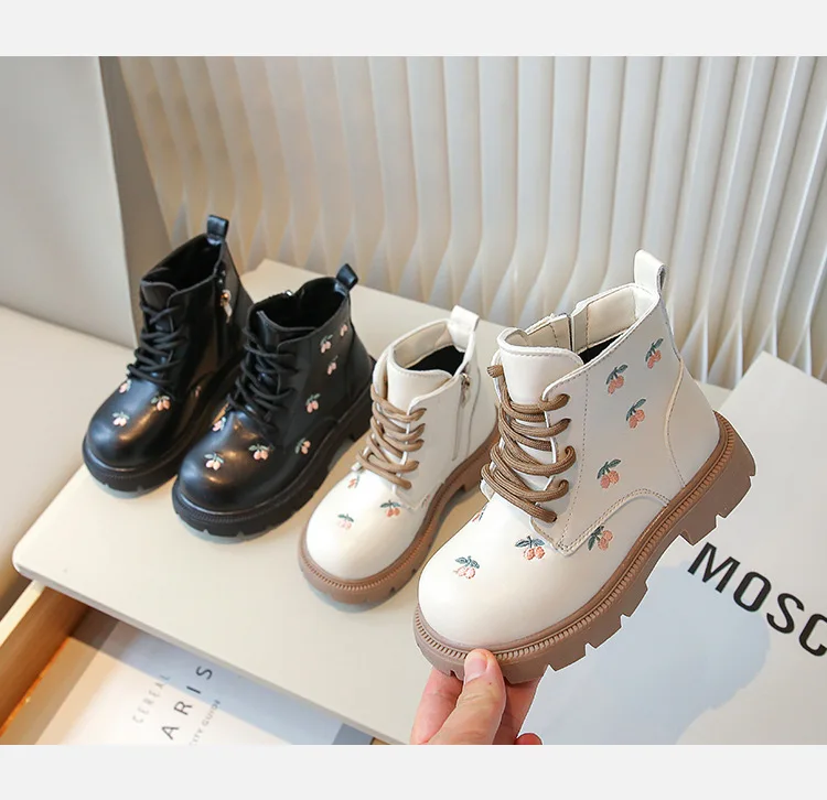 Weichsohlen-Stiefel aus besticktem PU-Leder für Mädchen, Frühling/Herbst, rutschfeste kurze Stiefel, leichte, bequeme Freizeitschuhe für Kinder. – Detail 8