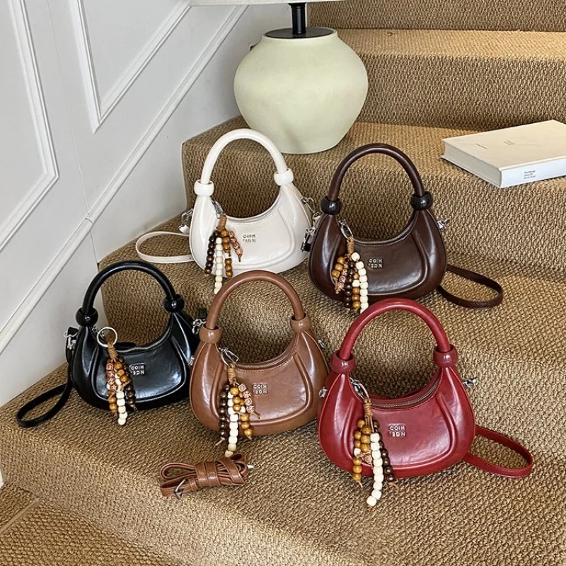 

Elegant Simple Solid Color Messenger Handbag For Women With Vintage Look And Perfect For Casual Leisure