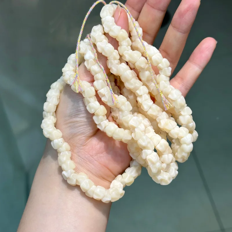 油っぽい骨-パッションフルーツの種-大腸-手持ち