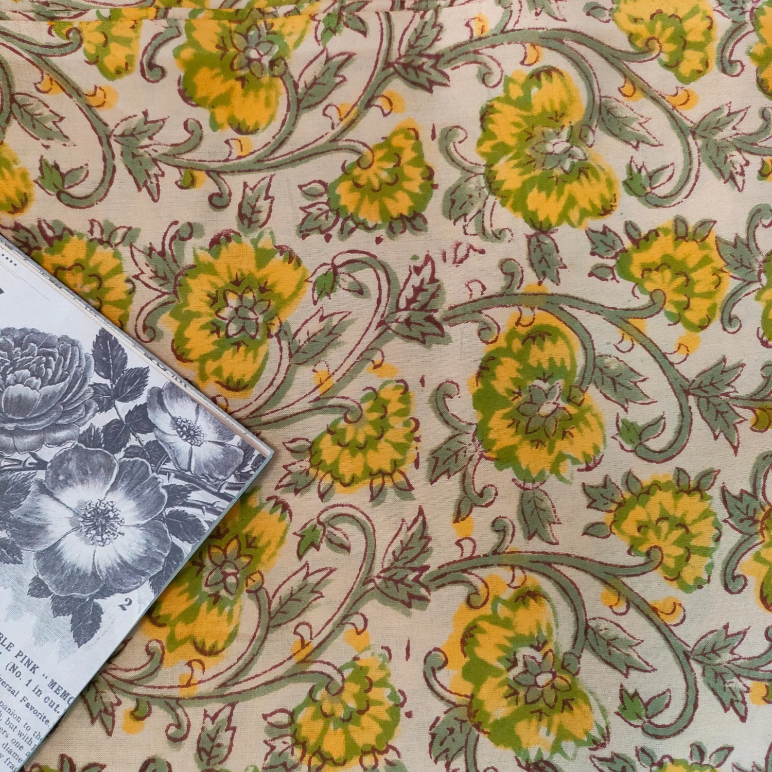 

India Vintage Floral Hand Block Print Cotton Fabric Sewing Material by the Meter for Crafting And DIY Projects