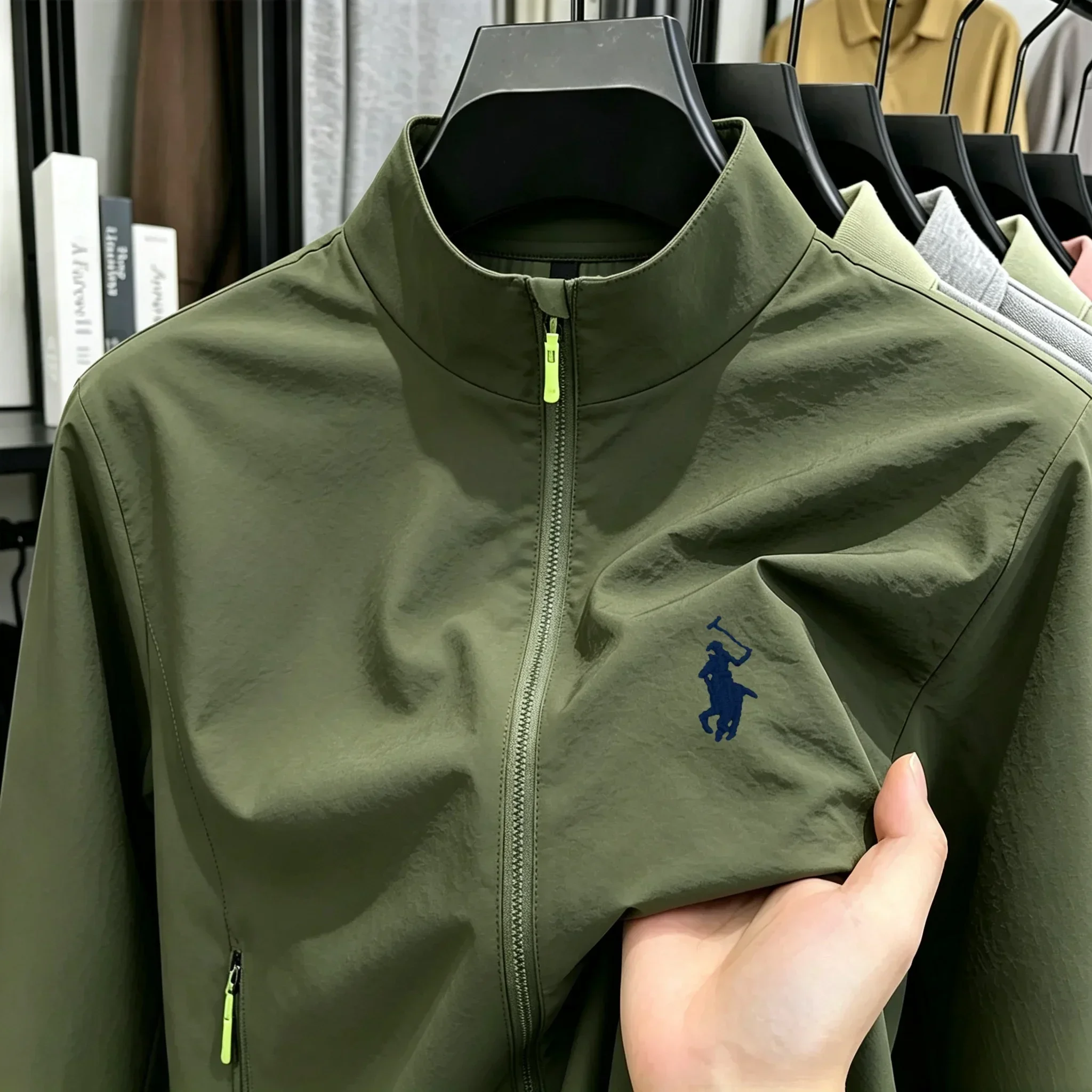 2026 neue High-End-Markenjacke für Damen und Herren mit langen Ärmeln und Reißverschluss, Herbstmode, exquisite Stickerei, wasserdicht, strapazierfähig. – Detail 17
