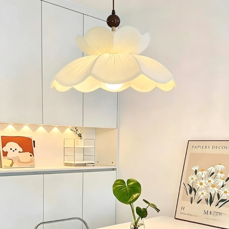 French Romantic Fabric Pendant Light Modern Minimalist Hanging Lamp Living Room Bedroom Restaurant Home Decor Ceiling Chandelier