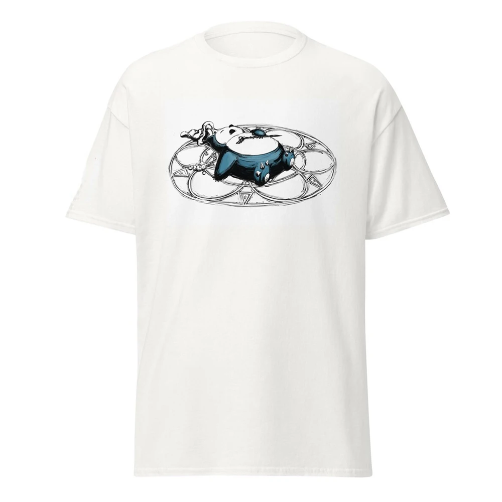 Camiseta blanca con lindo diseño de dibujos animados inspirado en el snorlax durmiendo – Camiseta gráfica de anime de estilo divertido y relajado para hombres y mujeres