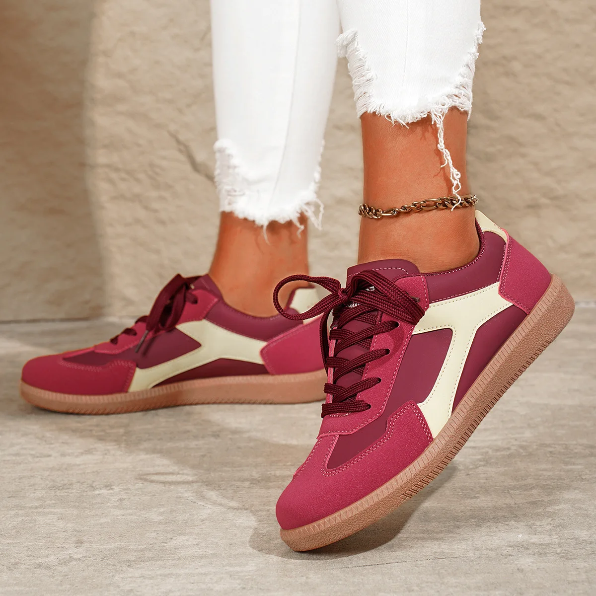 

New fashionable flat shallow opening sneakers, lightweight soft-soled casual women's sports shoes, and plus-size women's shoes