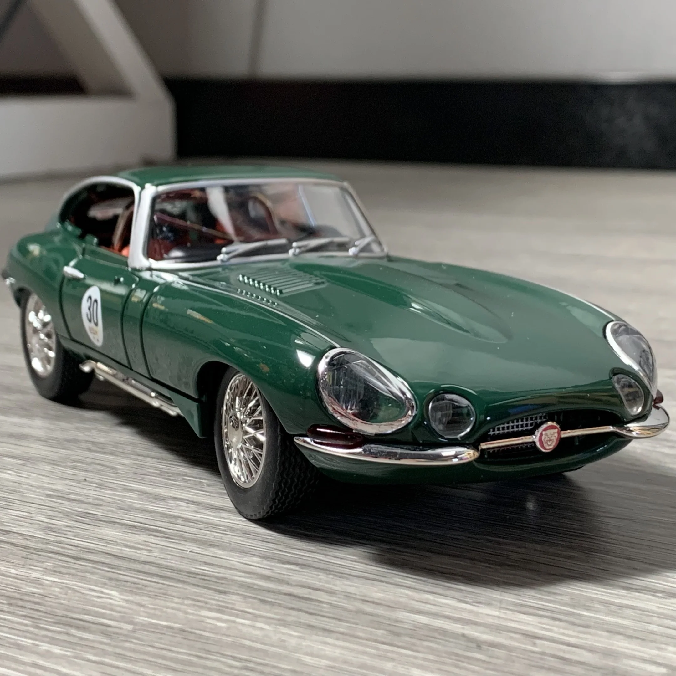 1:24 Jaguar E-Type High Simulation Scale Metal Model Car Great