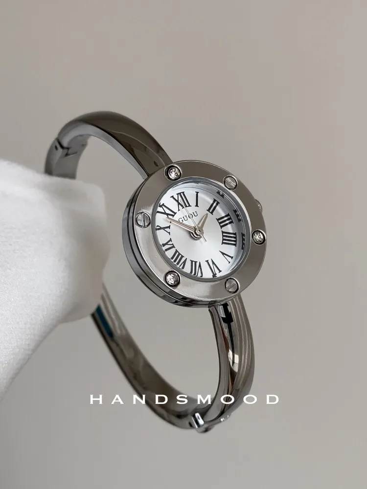 

Silver Simple Classic Roman Scale Diamond-encrusted Exquisite Bracelet Watch Temperament Casual Versatile Women's Watch