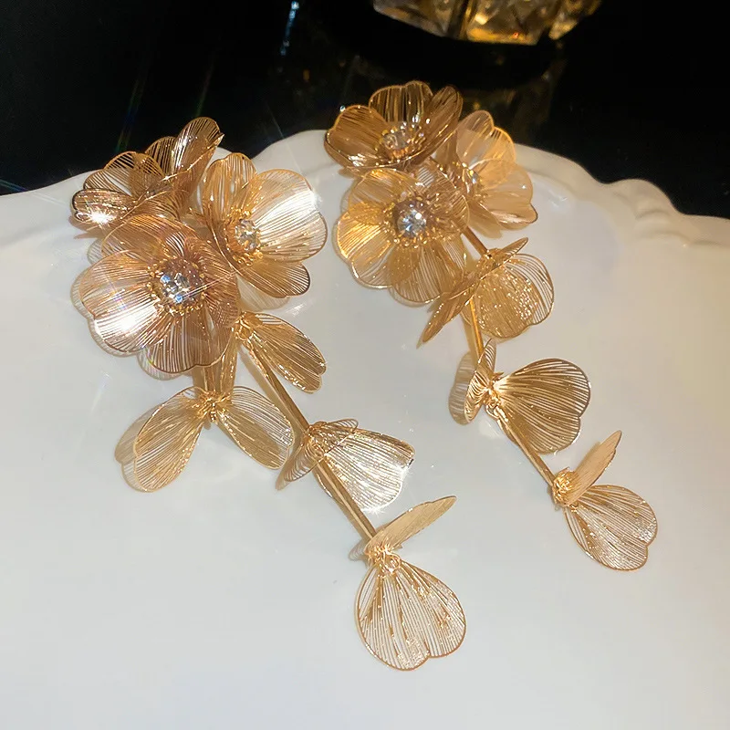 Fashion Inlaid Rhinestone Flower Long Tassel Earrings for Women Personality Exaggerated Design Earrings Temperament Jewelry image 3