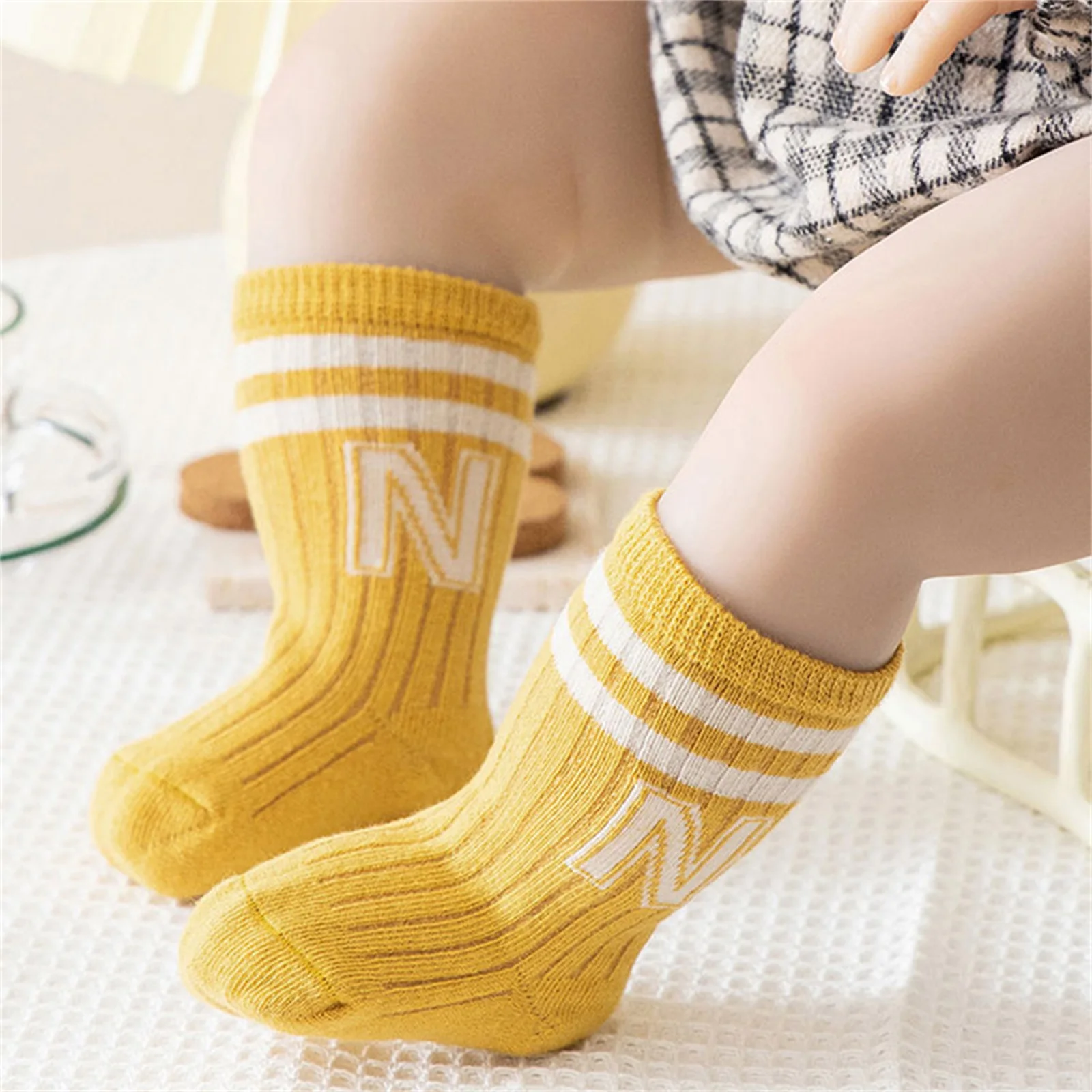 BeQeuewll Kids Toddler Ankle Socks Soft Breathable Cute Letter Print Elastic Walking Socks for Baby Clothing Accessory