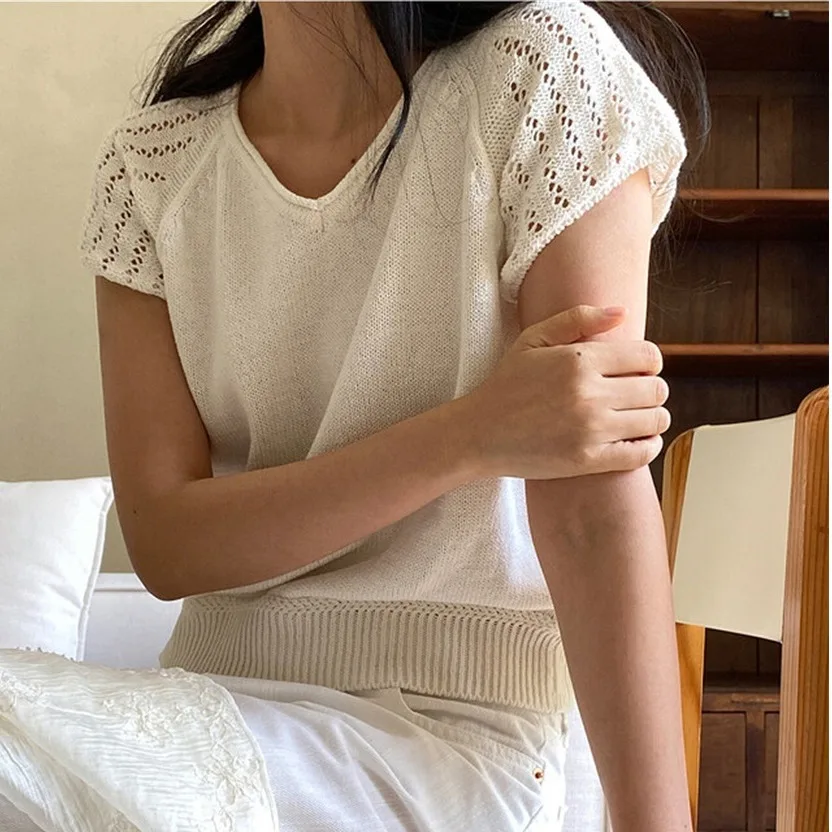 

Summer Women's Knitted Short Sleeve V-Neck Hollow out Design Color T-Shirt Shoulder Insert Style Comfortable Fit Korean...