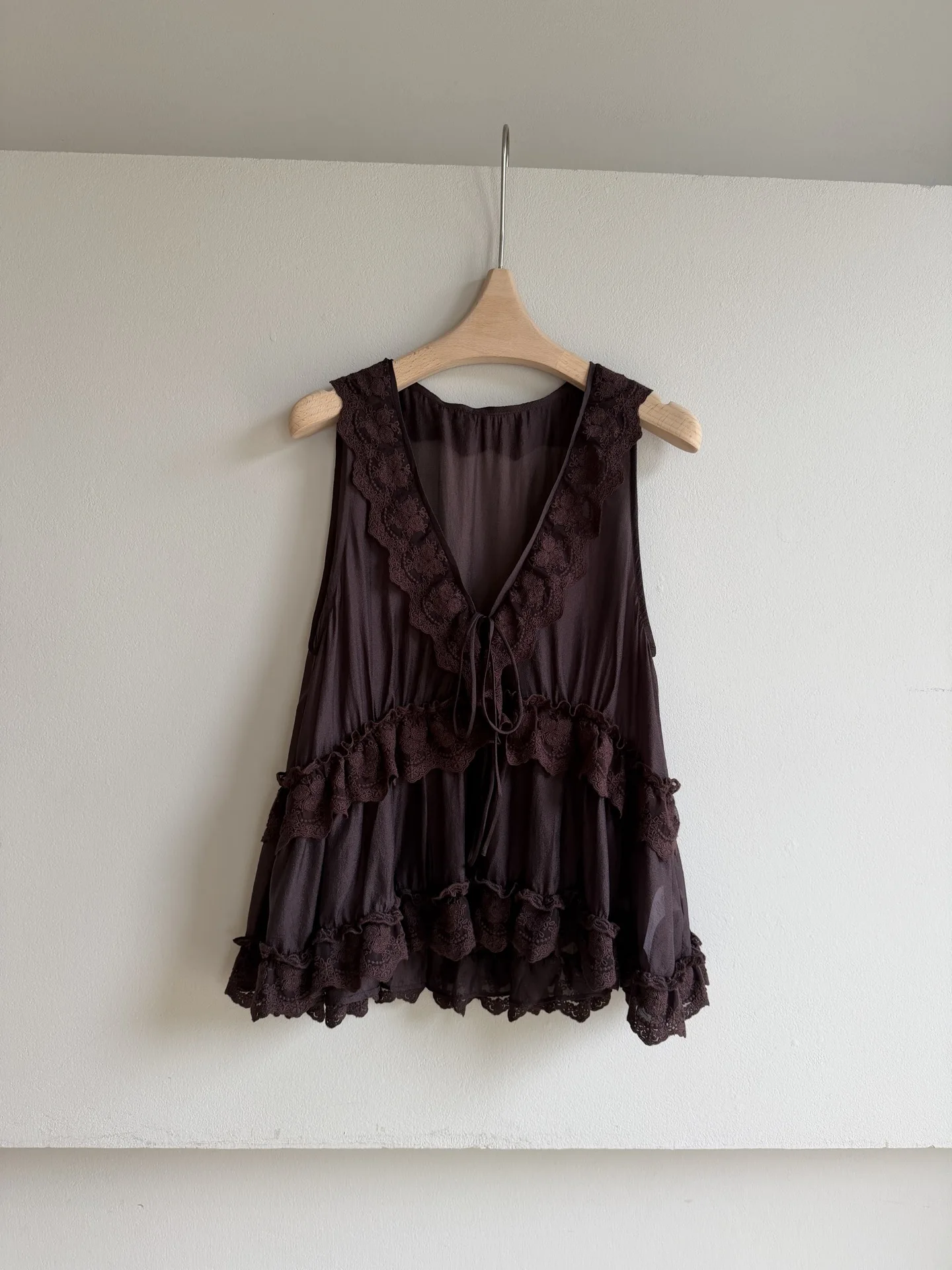 

2026ss summer luxury new women fashion camis vest with ruffles midi skirt female chic suits sets 2 color