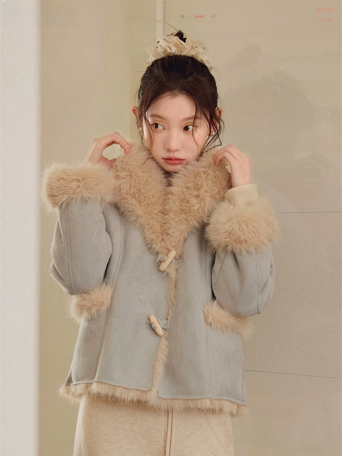 

Теплый и стильный: Двусторонний пальто-трансформер из замши и шерсти альпаки с меховым воротником, удлиненное, для женщин