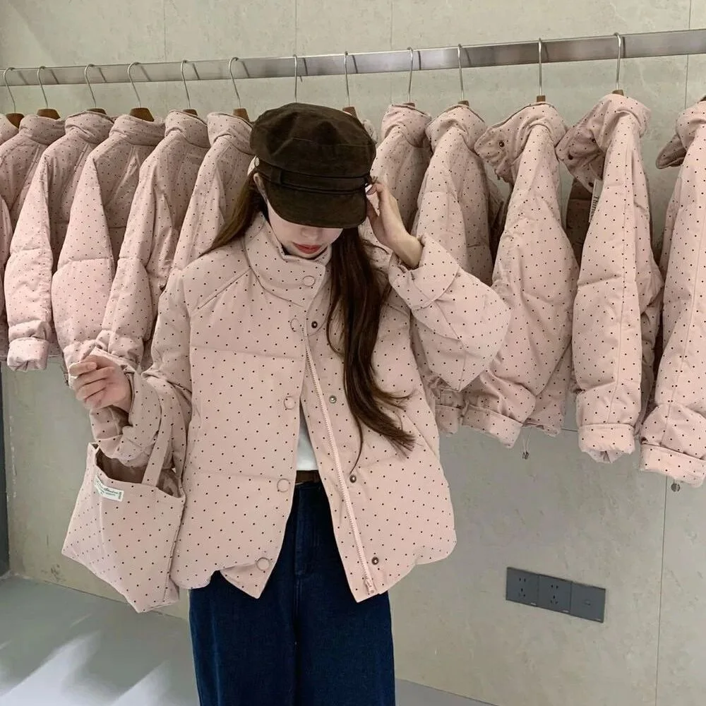 

Ультракороткий женский зимний жилет в горошек с воротником-поло, свободного кроя, теплый, новинка, модная внутренняя одежда