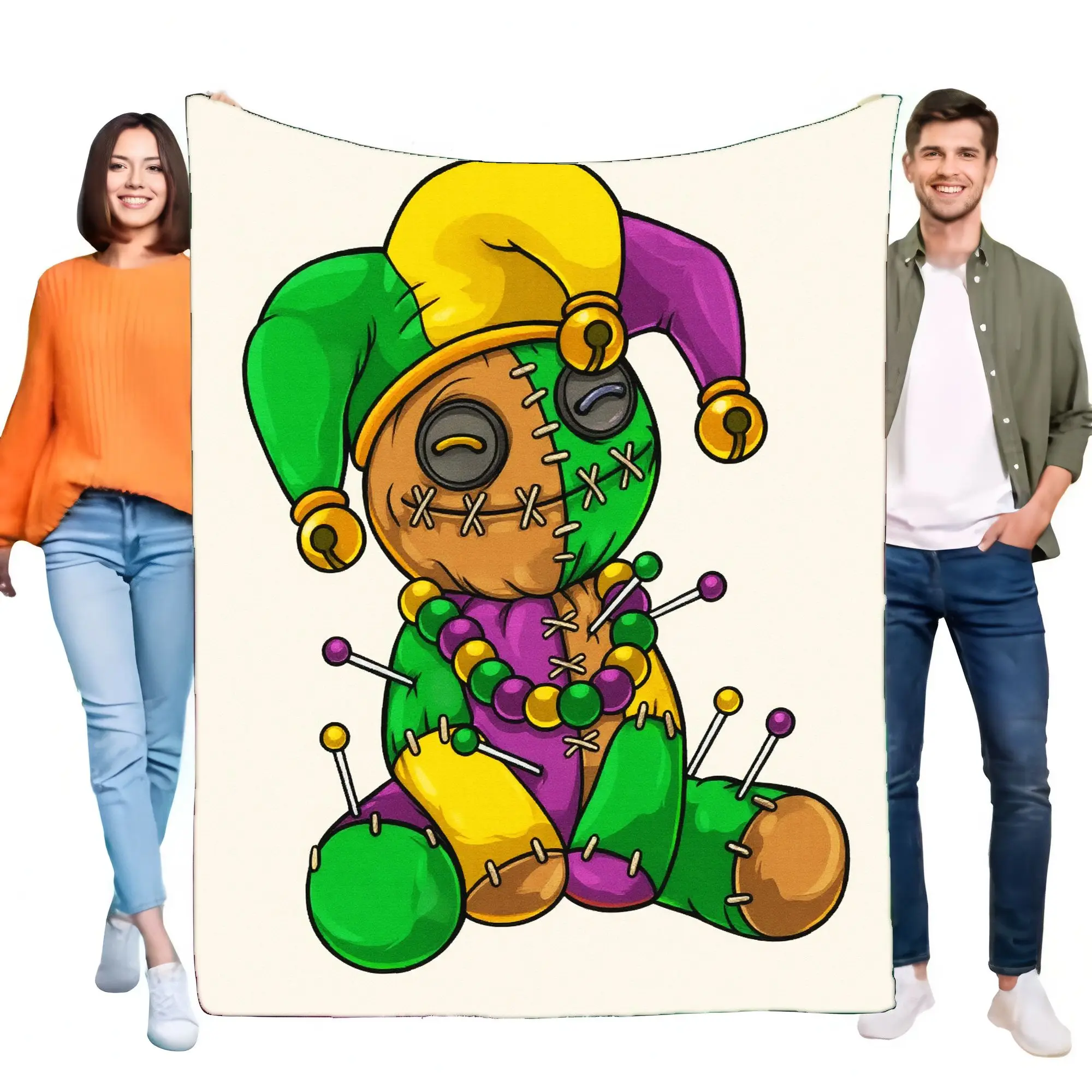 بطانية دمية فودو غريب الأطوار مع دبابيس ملونة، تصميم قبعة المهرج، خلفية كريمية، مثالية لموضوع ماردي جرا، لطيف مريح