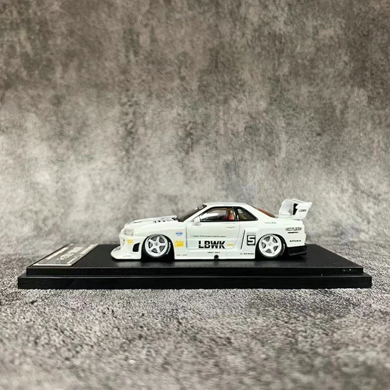 Street Weapon 1:64 Model Car Skyline GT-R R34 LB Refitting Silhouette ER34 - White Collection