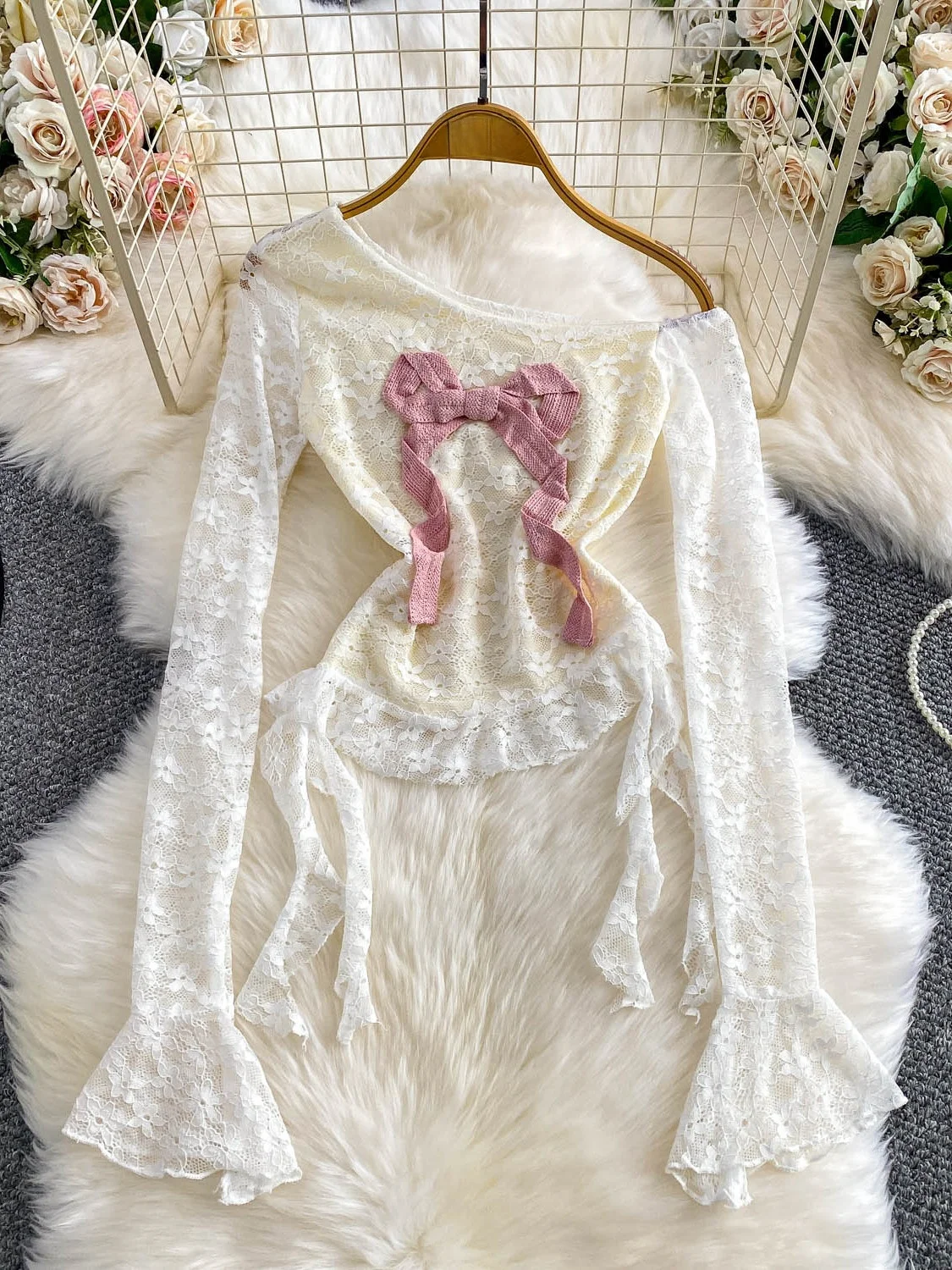 Ele Slim Fit in pizzo con colletto inclinato con nodo e top svasato con strato base Sweet Sle per l'estate da donna