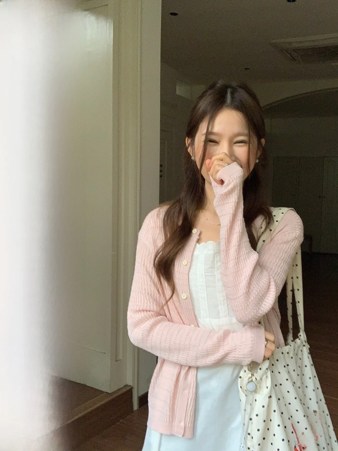 

Корейский стиль: однотонный вязаный кардиган для женщин, мягкий, повседневный, тонкий, весенний топ с красивым дизайном, длинными рукавами и круглым вырезом.