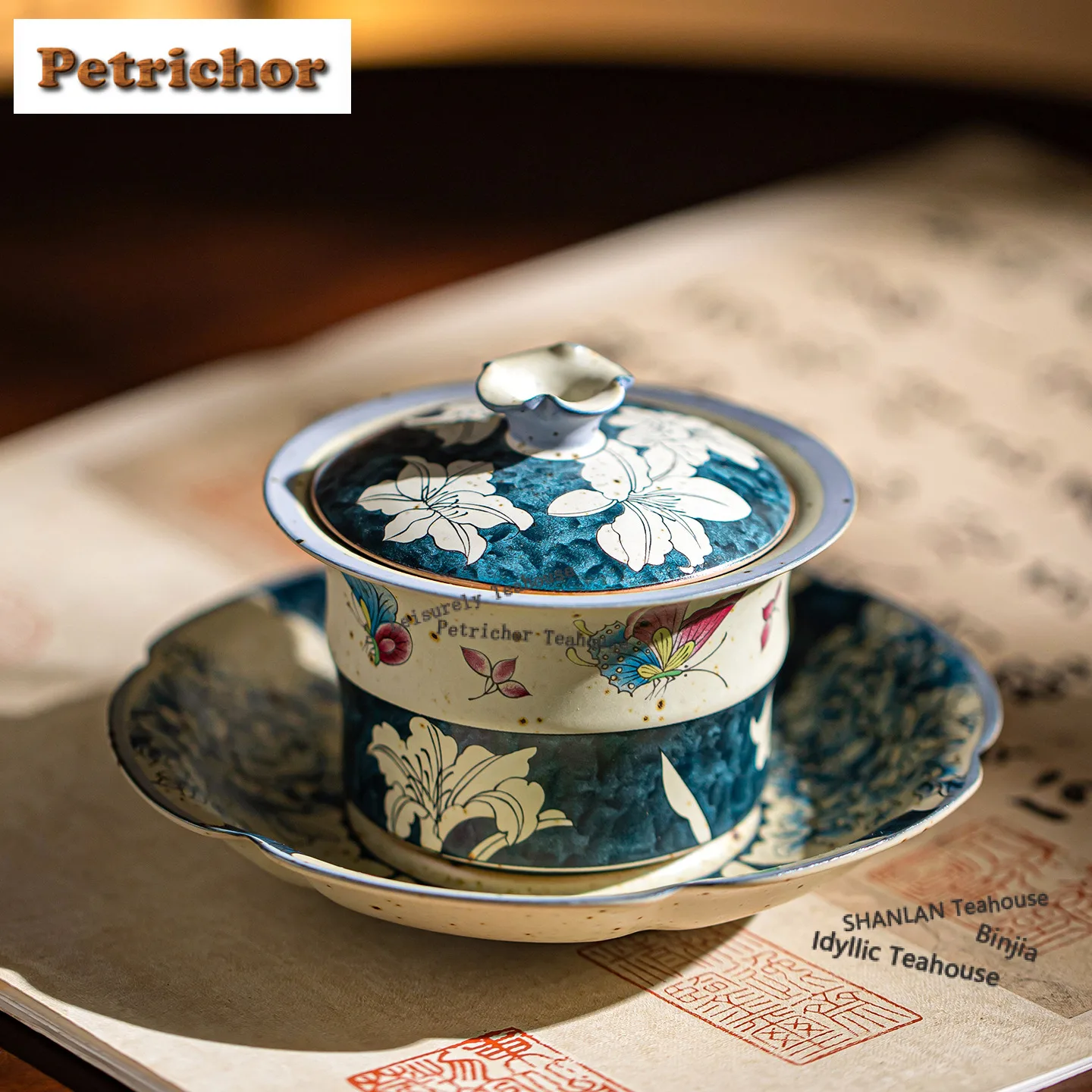 Blue And White Sancai Gaiwan Butterfly And Lily Tea Tureen Tea Bowl With Lid Kit Tea Maker Cover Bowl Kung Fu Teaware Set Gifts