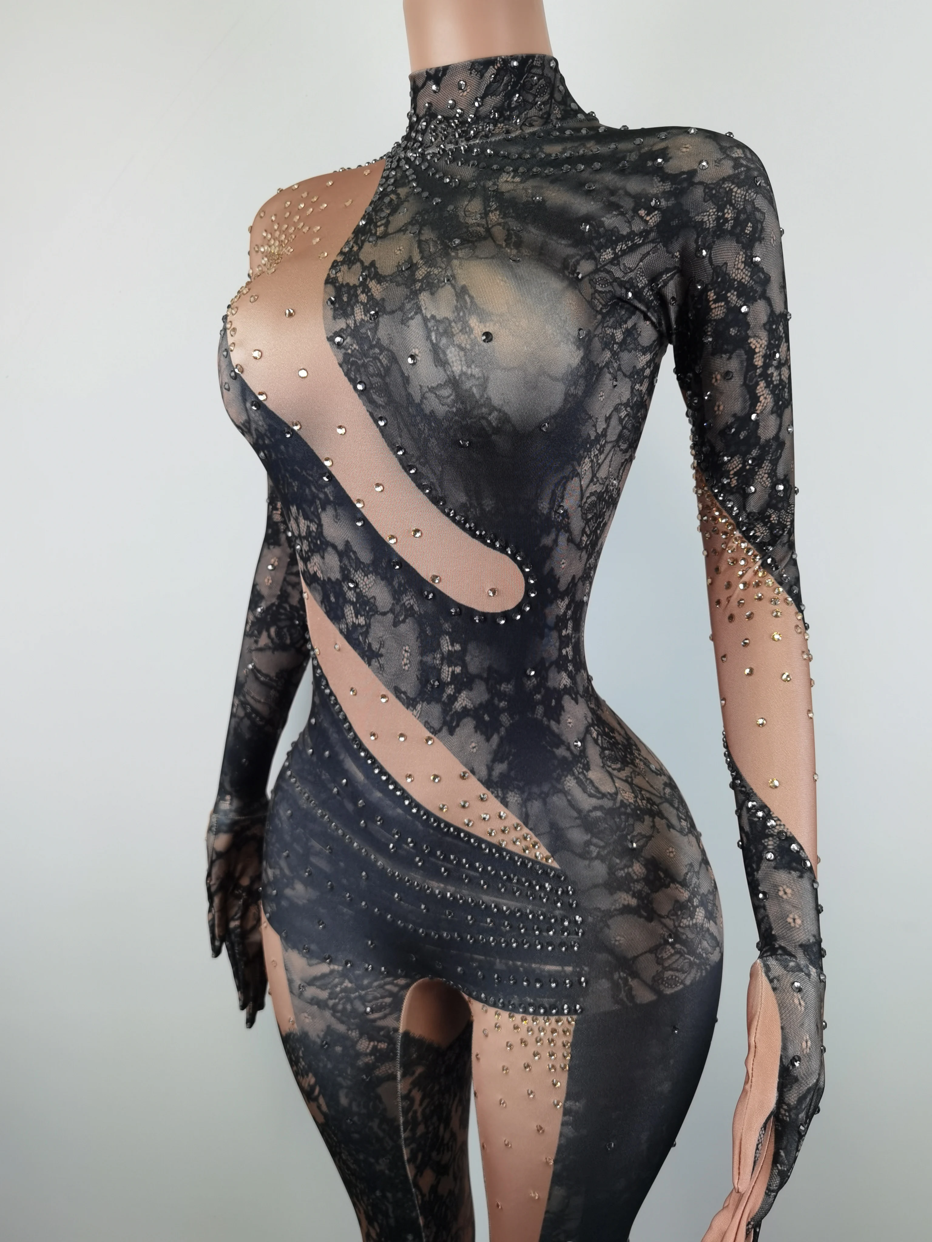 Sexy Slim Fit Rompers One Piece Bodysuit Women Rhinestone Jumpsuits Fashion Black Lace Pattern Pole Dancer Leotard Club Outfits