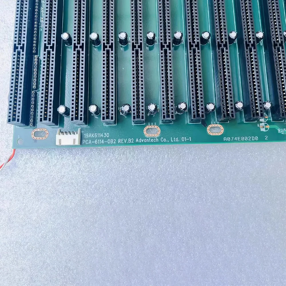 14 فتحة ISA للتحكم الصناعي للوحة الأم للكمبيوتر PCA-6114-0B2E