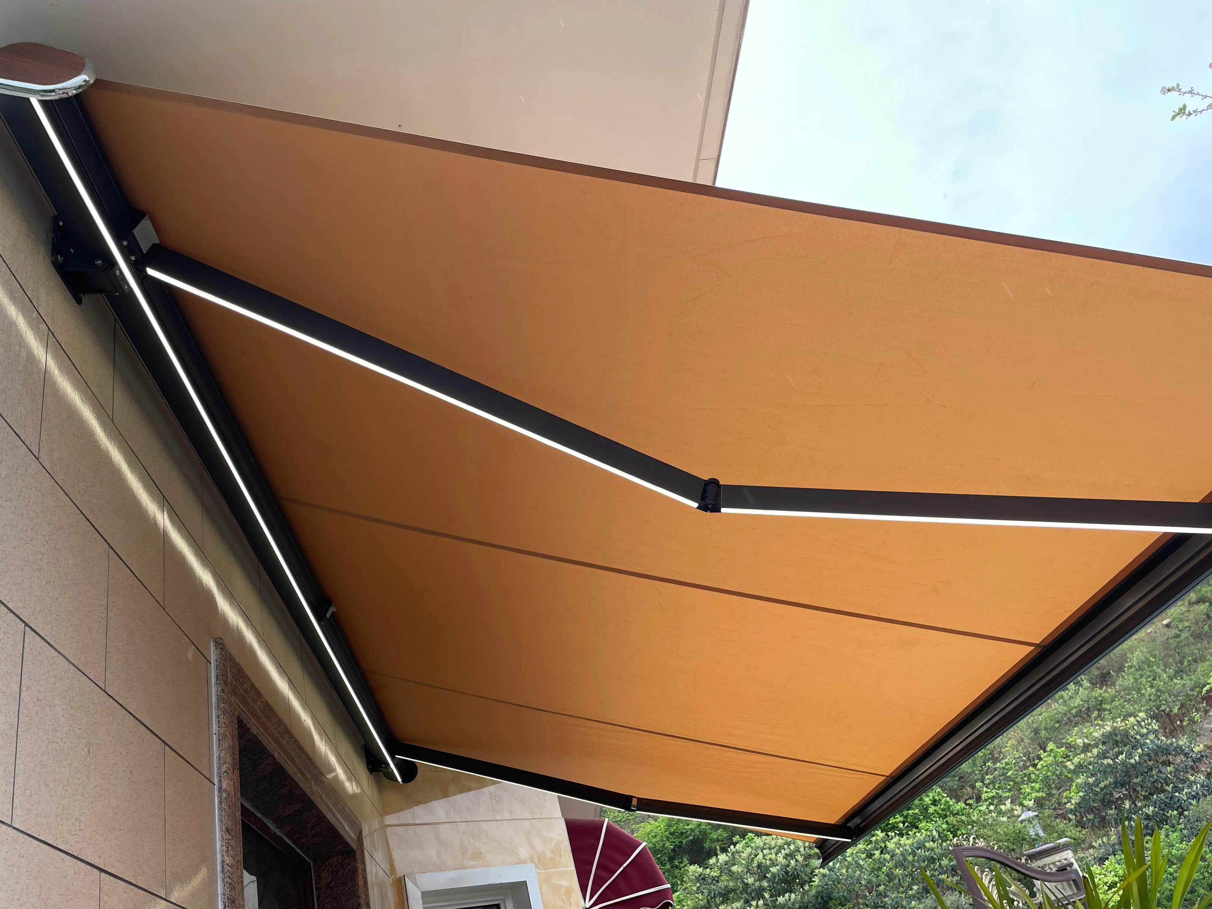 Motorized Retractable 3m Lightweight Garden Awnings Full Box Roof Canopy Windproof Aluminum Alloy Electric Window Door Polyester