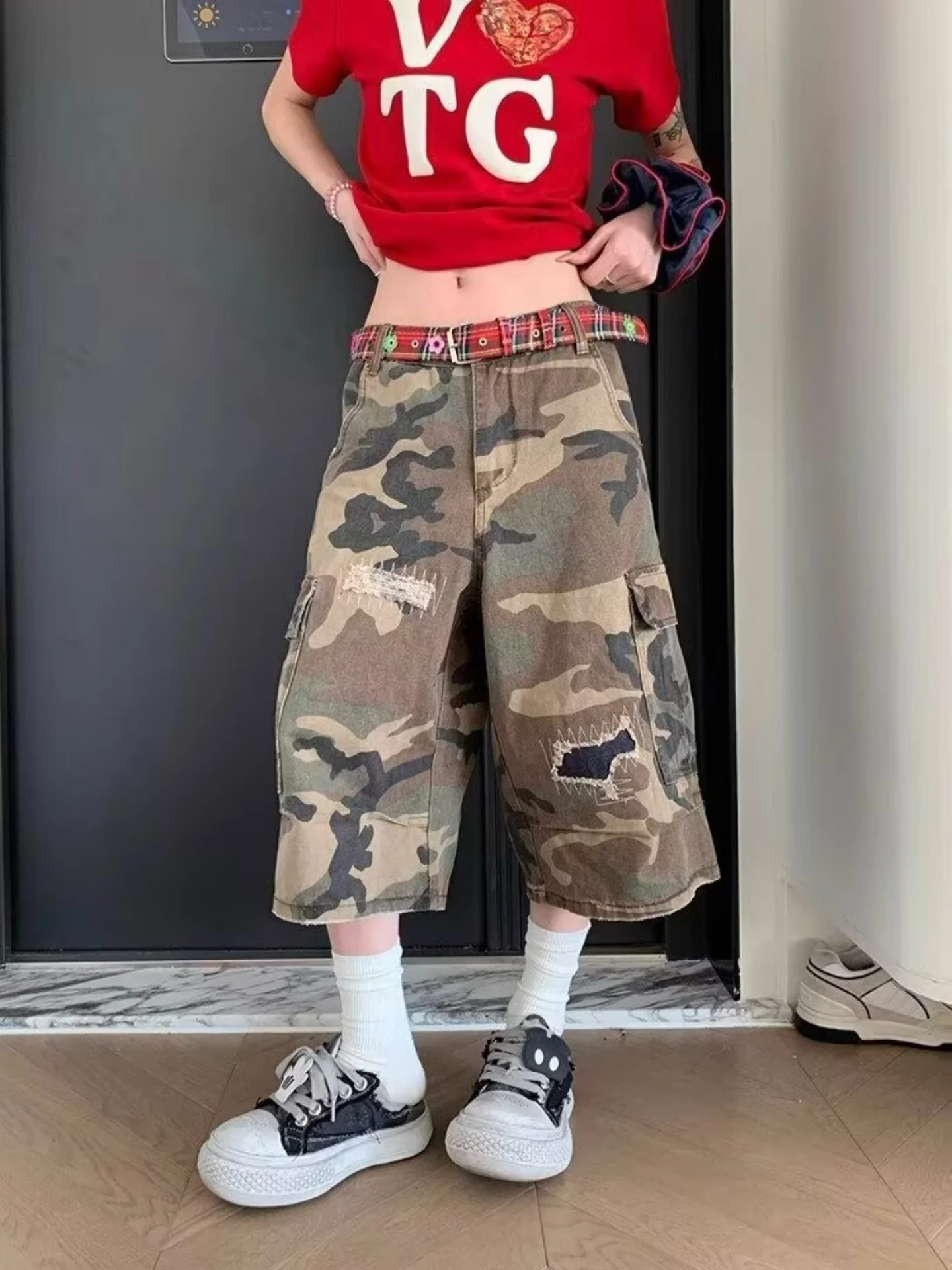 

American Retro Camouflage Seven-Foot Pants Men Summer Street Loose Slimming Hole Patch Wide Leg Workwear Jeans Shorts