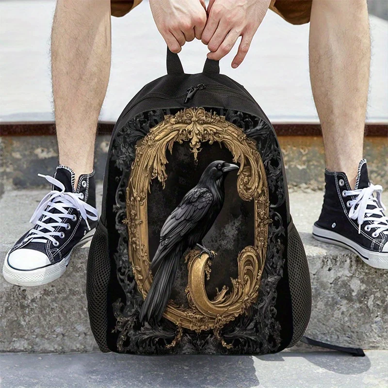 

Готический рюкзак с плоским 2D-принтом, ярким дизайном, прочной молнией и наплечной сумкой с золотой рамкой в виде вороны.