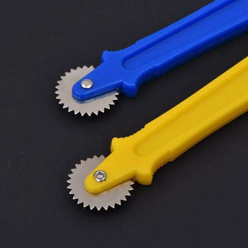 1 قطعة جديد البلاستيك الجلود المائدة عجلة الفضاء ورقة ثقب أداة خياط غرزة ماركر والعتاد الروليت خليط أدوات