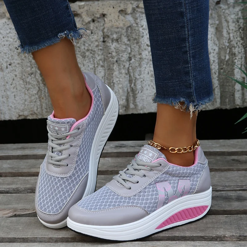 Brand Women Sports Shoes Casual Lace Up Breathable Mesh Sneakers Running Shoes Comfortable Fitness Shoes Platform Shake Shoes