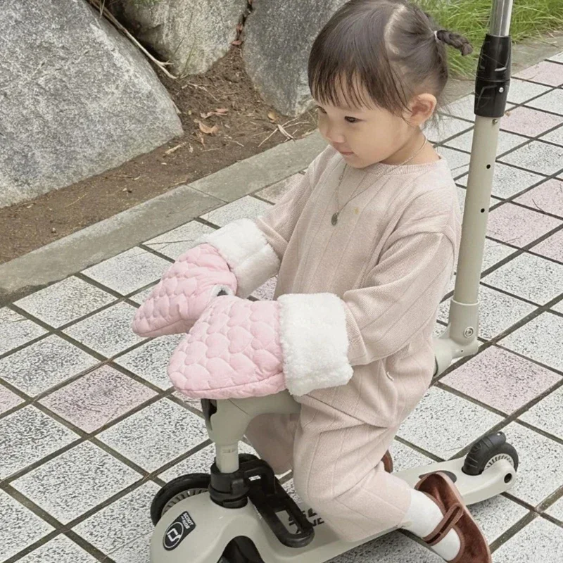 

Kids Winter Outdoor Scooter Bicycle Mittens Thicken Plush Lining Windproof Anti-Slip Soft Hand Warmer Children Sports Gloves