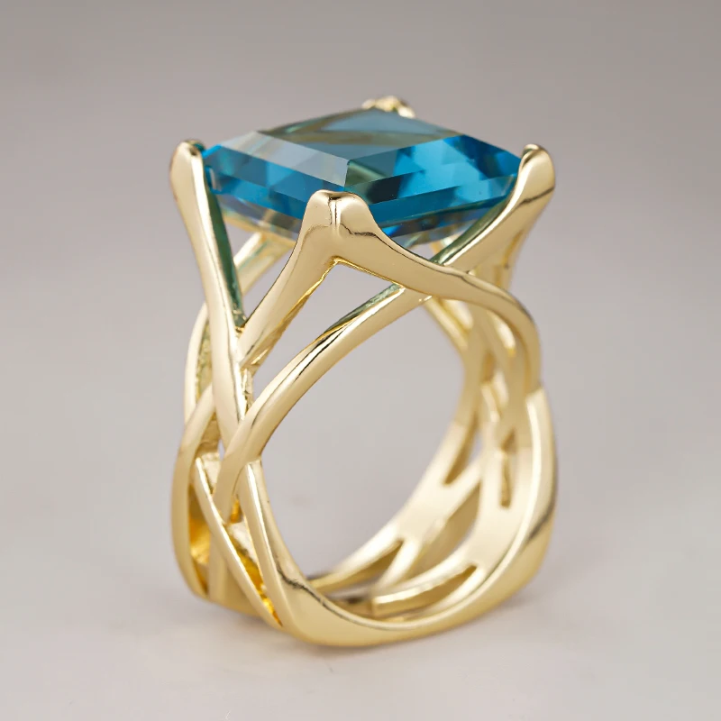 Huitan Ring mit hohlem Kreuz-Design für Damen, goldfarben, mit leuchtend weiß/blauem CZ, modisches Hochzeitszubehör, eleganter Partyschmuck – Detail 11
