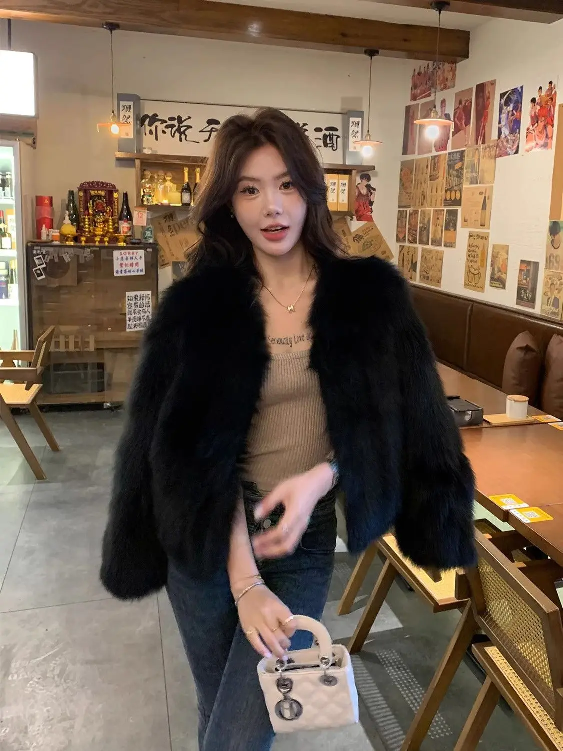 인조 모피 화이트 코트 여성용 겨울 보온 플러피 퍼스 판초 레이스 고품질 심플 스플라이스드 편안한 패딩 스트리트 유니섹스 트렌드