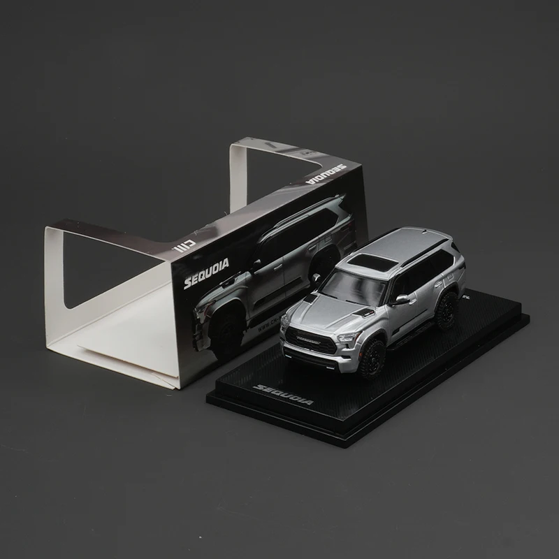 

CM 1:64 Sequoia XK80 TRD Pro серебристо-серый литой под давлением диорама модель автомобиля коллекция игрушек