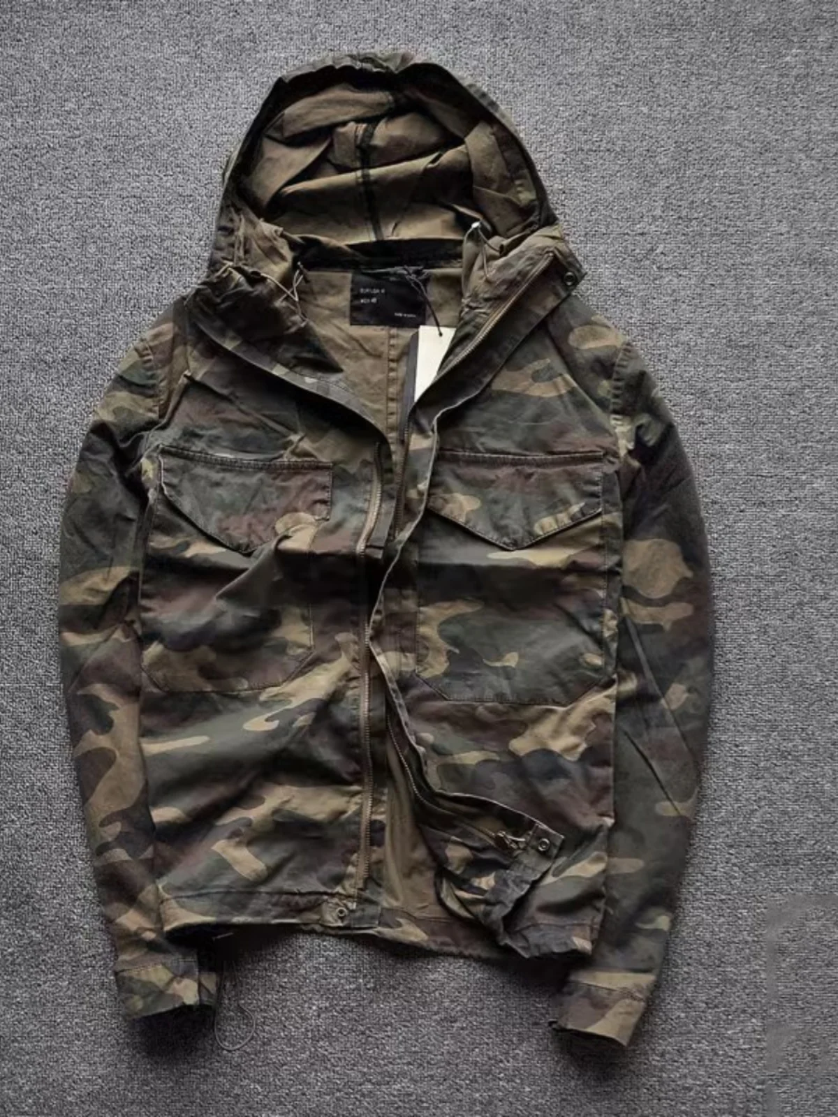 

Мужская повседневная камуфляжная рабочая одежда, ветровка с капюшоном, свободная посадка, весна-осень, модная городская одежда с застежкой-молнией...