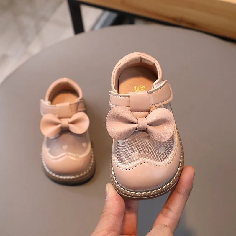 Spring and autumn shoes for baby girls Soft soled toddler shoes for girls 1-2 years old