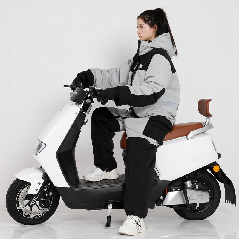 Winter Electric/Motorcycle Riding Cold Proof Clothing One-piece Warm Plush Riding Split Leg Riding Thick Windproof Clothing