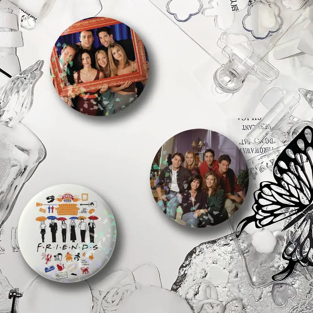 Badge laser de la série télévisée américaine Friends, applicable aux sacs à dos, vêtements, chapeaux, accessoires créatifs de décoration